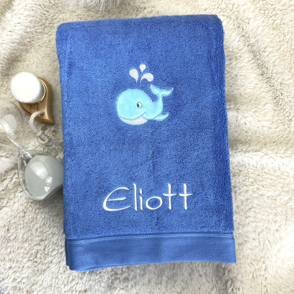 Cadeau enfant thème marin baleine Eliott douche océan serviette douche océan petite baleine personnalisation broderie