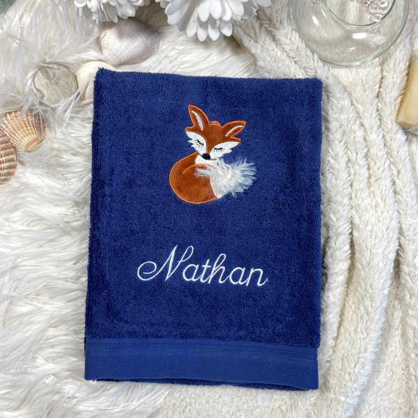 Renard mignon couleur feu serviette marine personnalisée