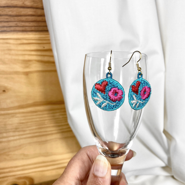 Boucles oreilles brodés Raiponce poétique turquoise