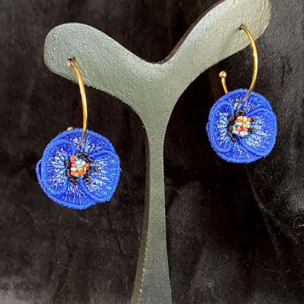 coquelicots bleu en boucles d'oreilles